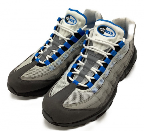 スニーカーのadidas