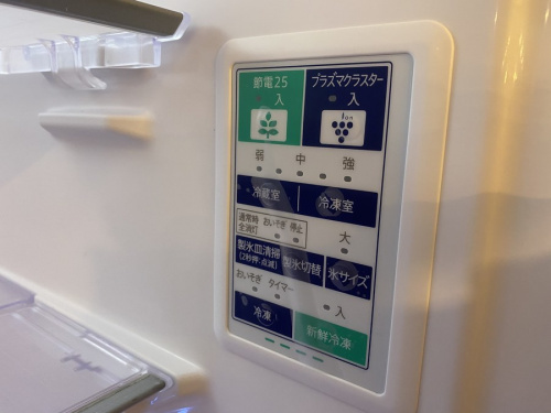 4ドア冷蔵庫のSHARP