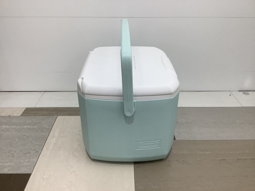 広告  BEAUTY&YOUTHのクーラボックス