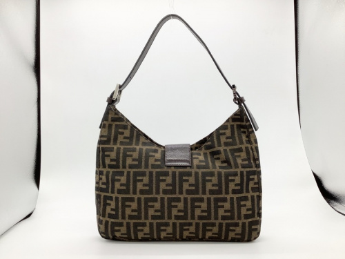 ショルダーバッグのFENDI