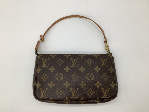 ポーチのLOUIS VUITTON