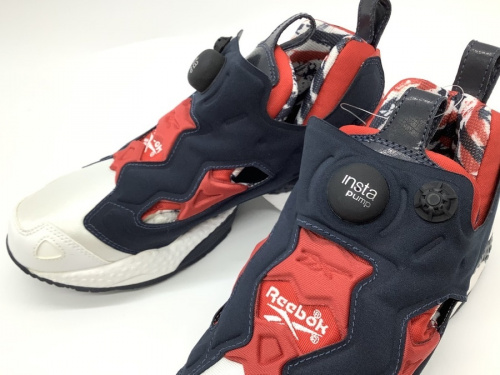 靴のスニーカー