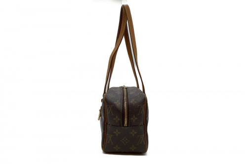 バッグのLOUIS VUITTON