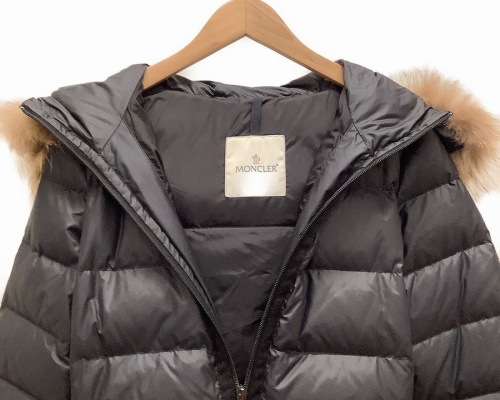 ダウンコートのMONCLER