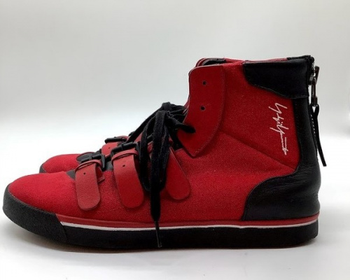 スニーカーのadidas