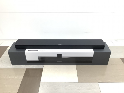 オーディオ機器のサラウンドシステム