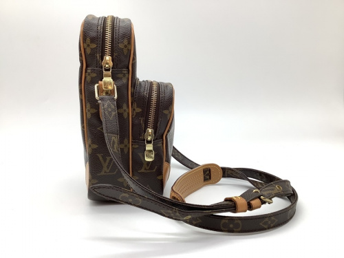 ポーチのショルダーバッグ