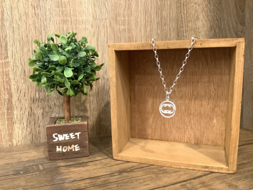 ブランド・ラグジュアリーのアクセサリー