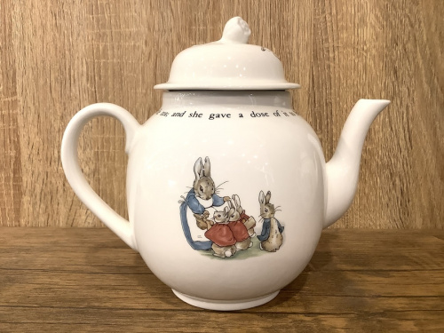 ティーポットのWEDGWOOD