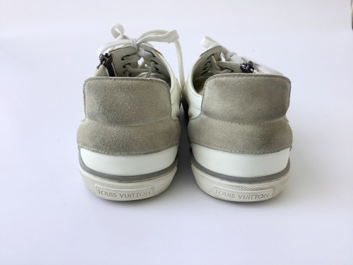 レザースニーカーのLOUIS VUITTON
