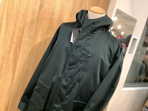 未使用品のコート