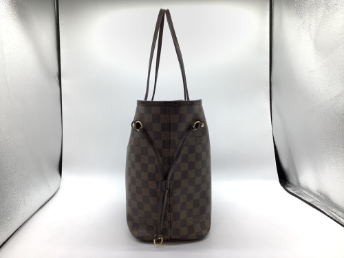 トートバッグのLOUIS VUITTON