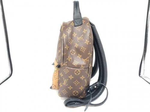リュックのLOUIS　VUITTON