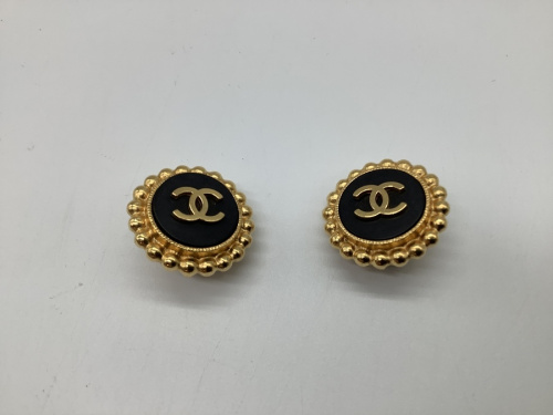 アクセサリーのイヤリング