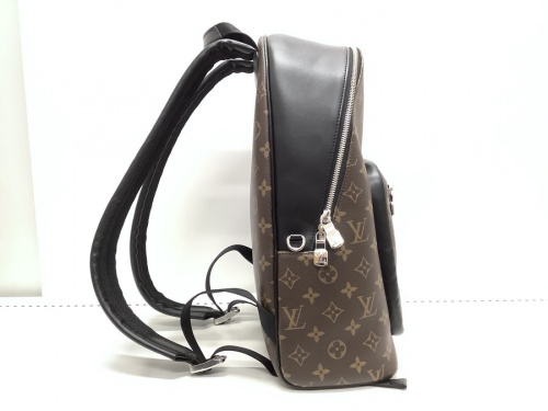 リュックのLOUIS VUITTON