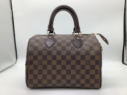 バッグのボストンバッグ