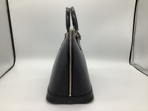 ショルダーバッグのLOUIS VUITTON