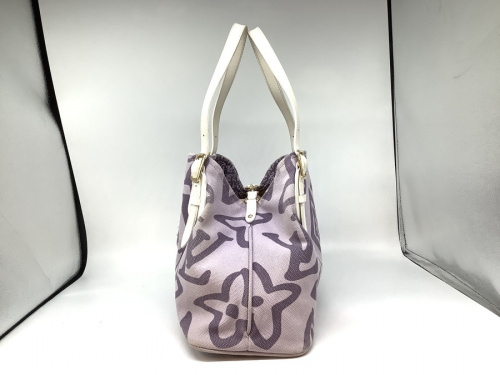トートバッグのLOUIS VUITTON