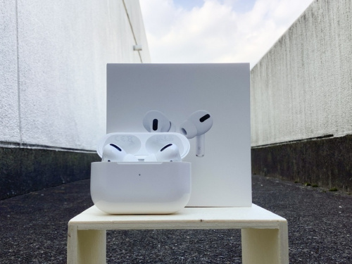オーディオ機器のヘッドホン