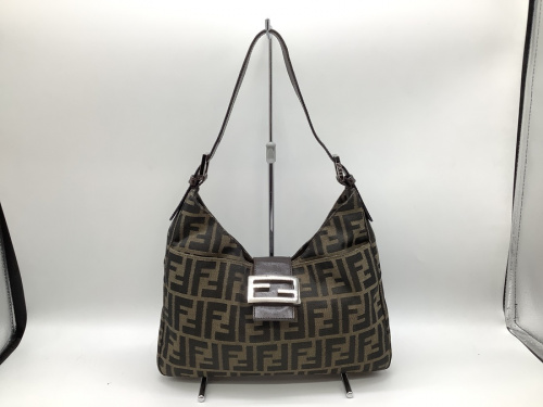 ショルダーバッグのFENDI