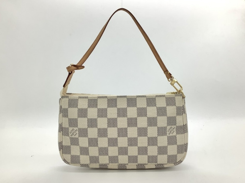 ポーチのLOUIS VUITTON