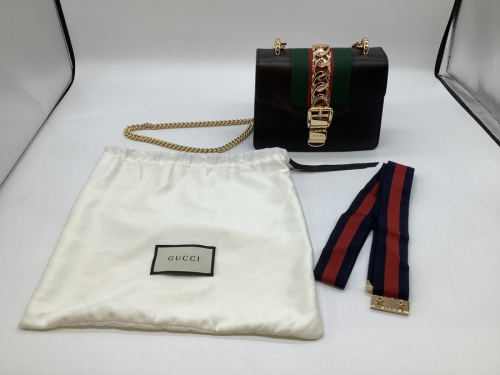 バッグのミニチェーンショルダーバッグ