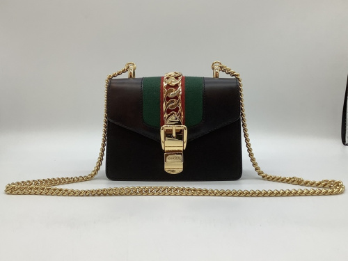 ミニチェーンショルダーバッグのGUCCI