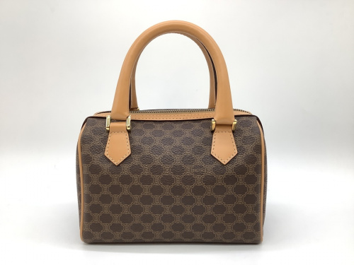 バッグのボストンバッグ