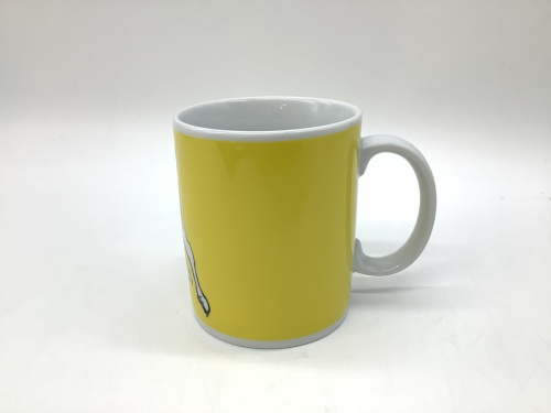 洋食器のマグカップ