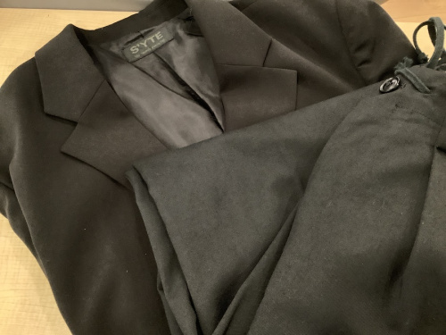 トップスのジャケット