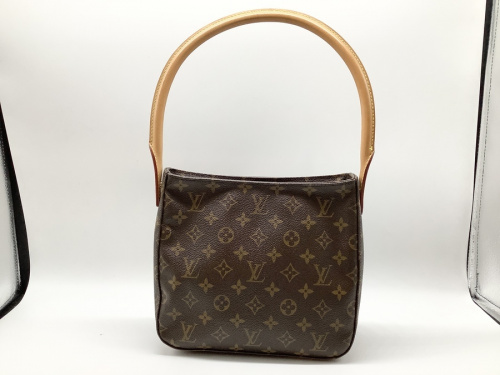 バッグのLOUIS VUITTON