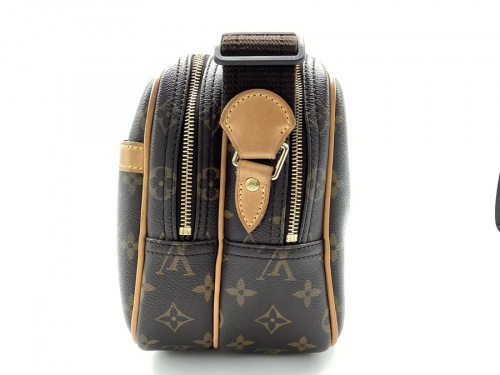 ショルダーバッグのLOUIS VUITTON