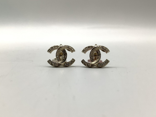 イヤリングのCHANEL
