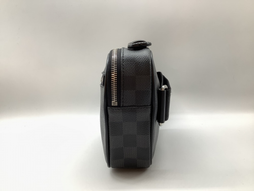 ウエストバッグのLOUIS VUITTON