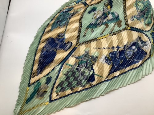 プリーツスカーフのHERMES