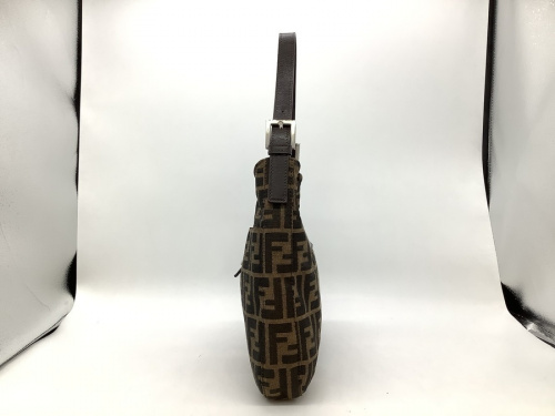 ショルダーバッグのFENDI