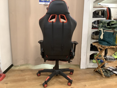 イスのゲーミングチェア