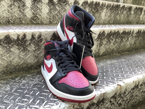 靴のスニーカー