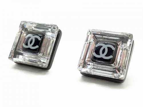 ピアスのCHANEL