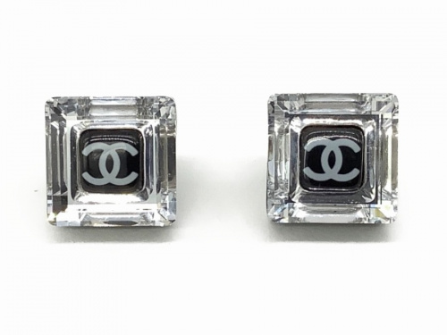 CHANELのスクエア型クリアストーンピアス 2005年 ※キャッチ色違い