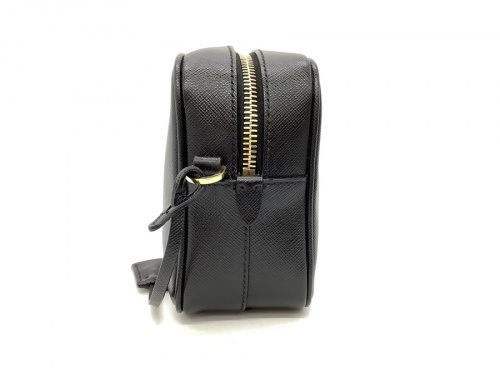 ショルダーバッグのPRADA