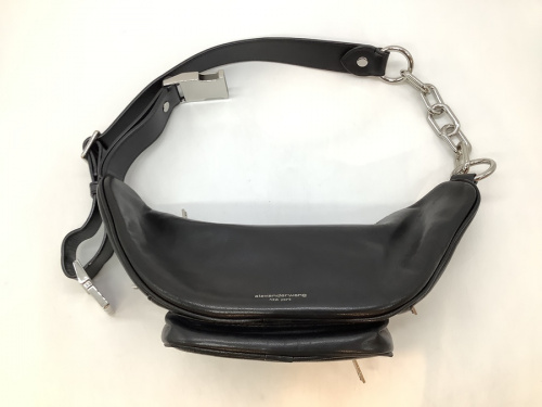 ボディーバッグのALEXANDER WANG
