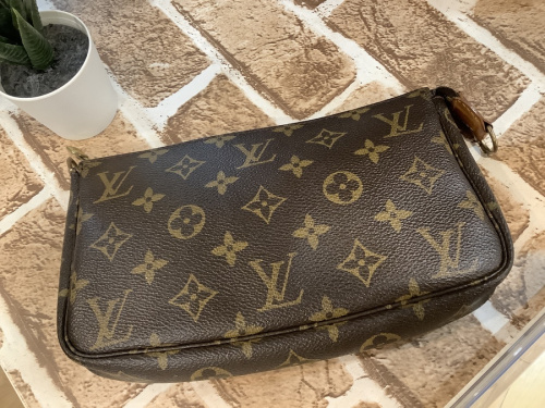 ブランド・ラグジュアリーのLOUIS VUITTON