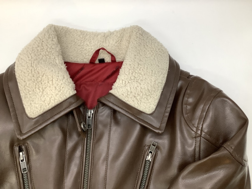 トップスのジャケット