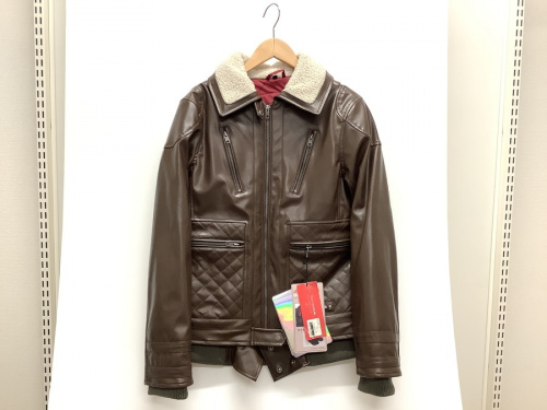 ジャケットのテーラードジャケット
