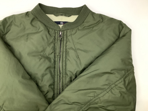 トップスのジャケット