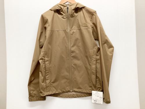 ナイロンパーカーのベンチャージャケット