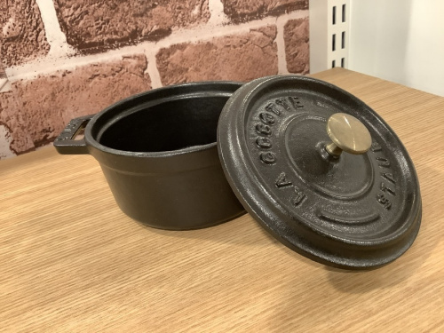 テーブルウェアの洋食器