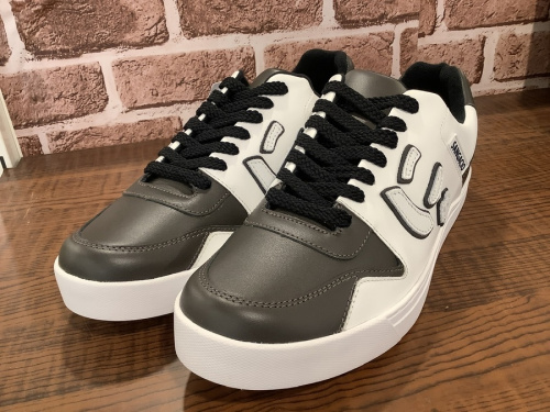 メンズファッションのスニーカー