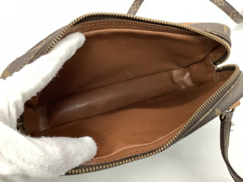 トートバッグのLOUIS VUITTON
